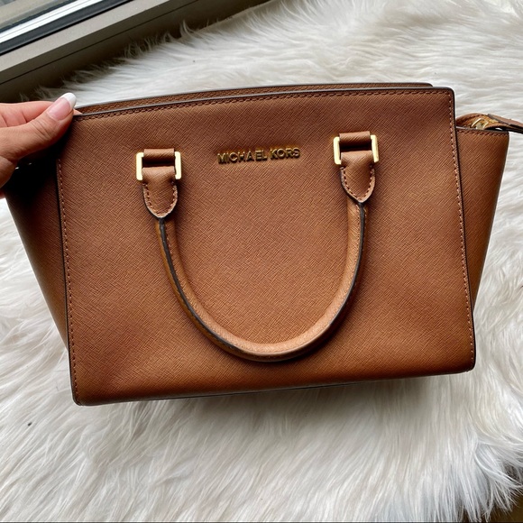 MICHAEL KORS Medium Selma Bag in Tan - Picture 3 of 13